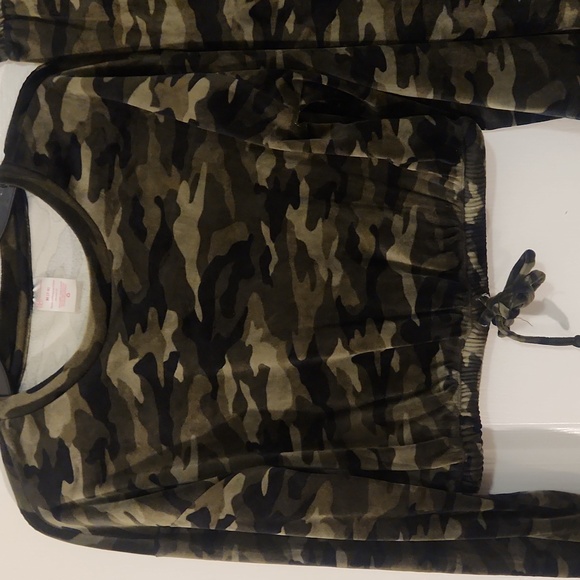 Velour Leisure Suit (2 Piece Set) - Picture 4 of 6